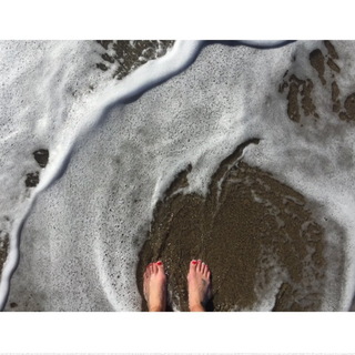 Lea Michele feet photo thumbnail