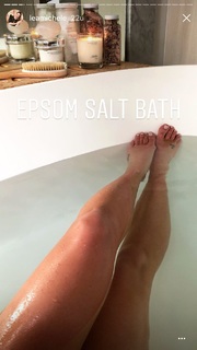 Lea Michele feet photo thumbnail