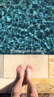 Lea Michele feet photo thumbnail