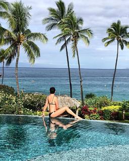 Lea Michele feet photo thumbnail