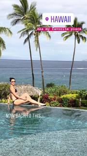 Lea Michele feet photo thumbnail