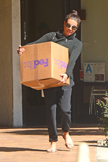 Lea Michele feet photo thumbnail