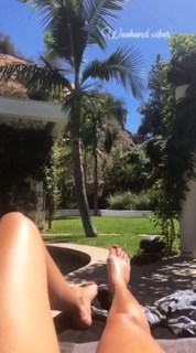 Lea Michele feet photo thumbnail