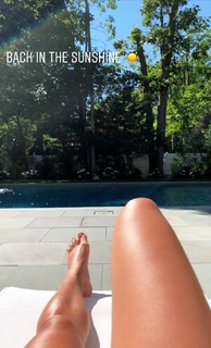 Lea Michele feet photo thumbnail