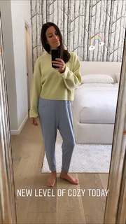 Lea Michele feet photo thumbnail