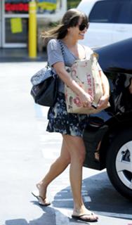 Lea Michele feet photo thumbnail