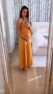 Lea Michele feet photo thumbnail