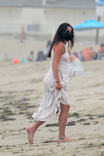 Lea Michele feet photo thumbnail