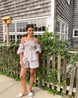 Lea Michele feet photo thumbnail