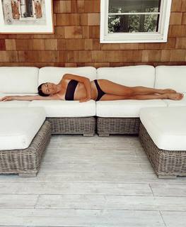 Lea Michele feet photo thumbnail