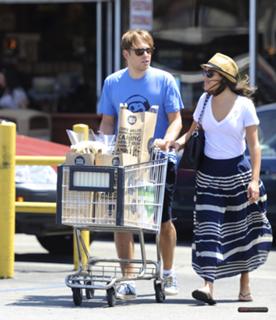 Lea Michele feet photo thumbnail