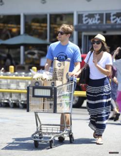 Lea Michele feet photo thumbnail