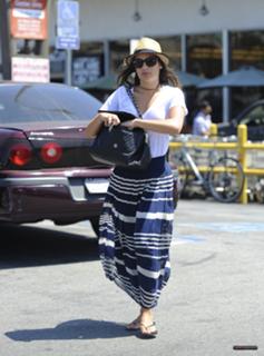 Lea Michele feet photo thumbnail