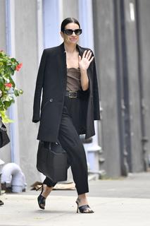 Lea Michele feet photo thumbnail
