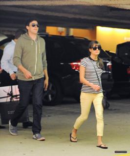 Lea Michele feet photo thumbnail