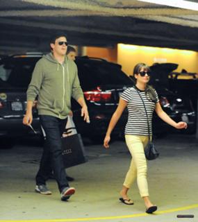 Lea Michele feet photo thumbnail