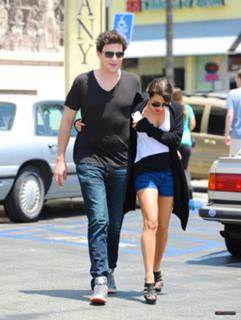 Lea Michele feet photo thumbnail