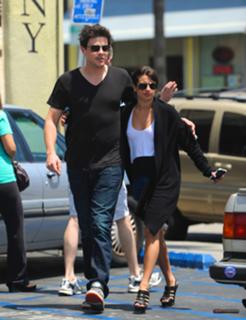 Lea Michele feet photo thumbnail