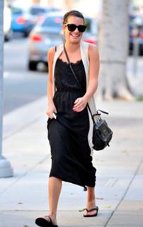 Lea Michele feet photo thumbnail