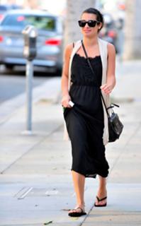 Lea Michele feet photo thumbnail