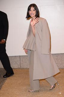 Lea Michele feet photo thumbnail