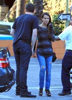 Lea Michele feet photo thumbnail