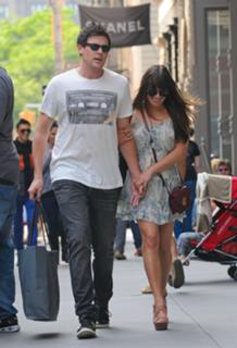 Lea Michele feet photo thumbnail