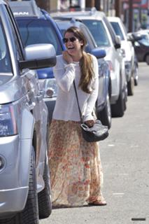Lea Michele feet photo thumbnail