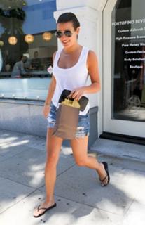Lea Michele feet photo thumbnail