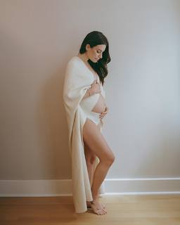 Lea Michele feet photo thumbnail