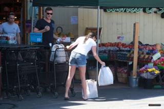 Lea Michele feet photo thumbnail