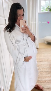 Lea Michele feet photo thumbnail