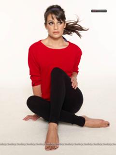 Lea Michele feet photo thumbnail