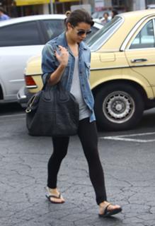 Lea Michele feet photo thumbnail