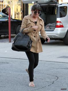 Lea Michele feet photo thumbnail