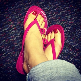 Lea Salonga feet photo 5