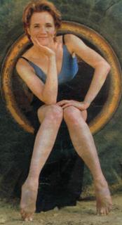 Lea Thompson feet photo thumbnail