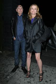 Lea Thompson feet photo thumbnail