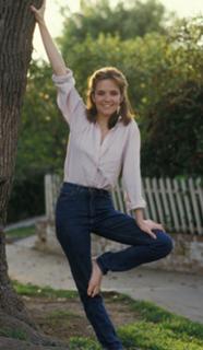 Lea Thompson feet photo thumbnail