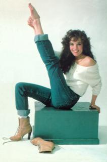 Lea Thompson feet photo thumbnail
