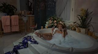 Lea Thompson feet photo thumbnail