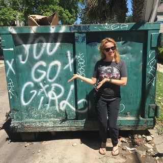Lea Thompson feet photo thumbnail