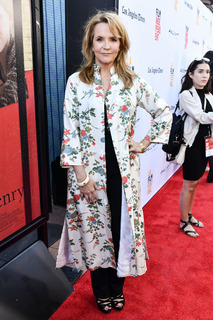 Lea Thompson feet photo thumbnail