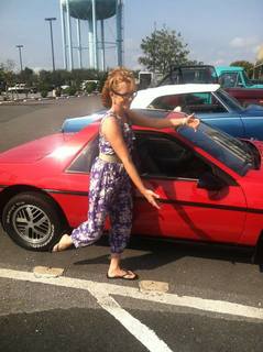 Lea Thompson feet photo thumbnail