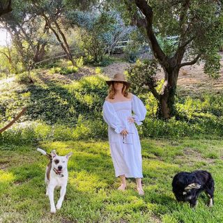 Lea Thompson feet photo thumbnail
