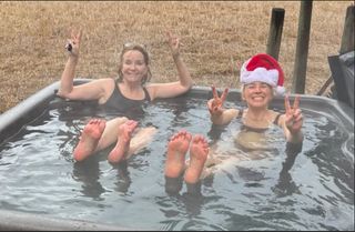Lea Thompson feet photo 4