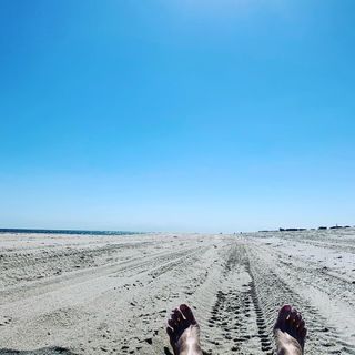 Leah Ayres feet photo 3