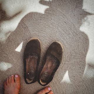 Leah Gibson feet photo 20