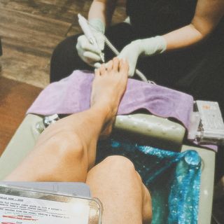 Leah Gibson feet photo 9