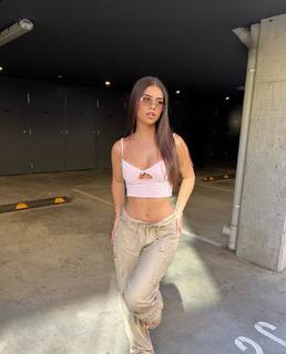 Leah Halton feet photo thumbnail